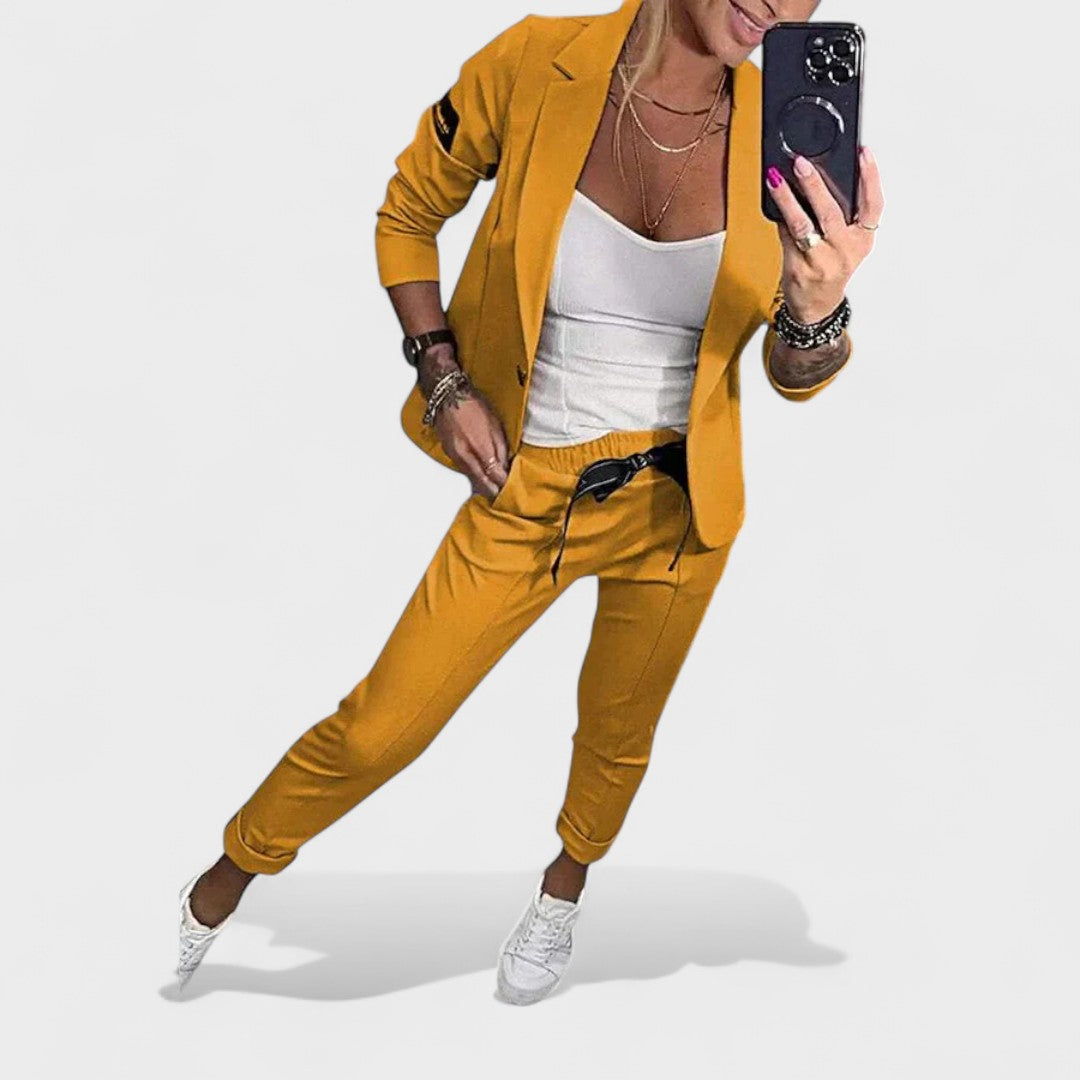 Nika – Prilagođeni komplet: mekani sako i široke hlače