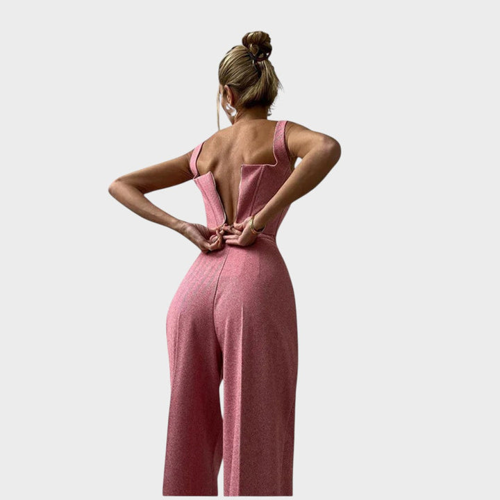 Karolina – Moćni Trodijelni Kostim