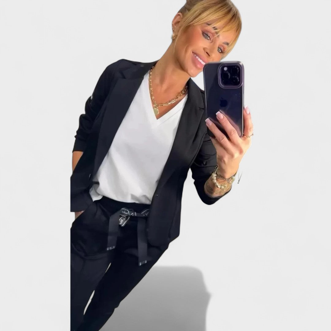 Nika – Prilagođeni komplet: mekani sako i široke hlače