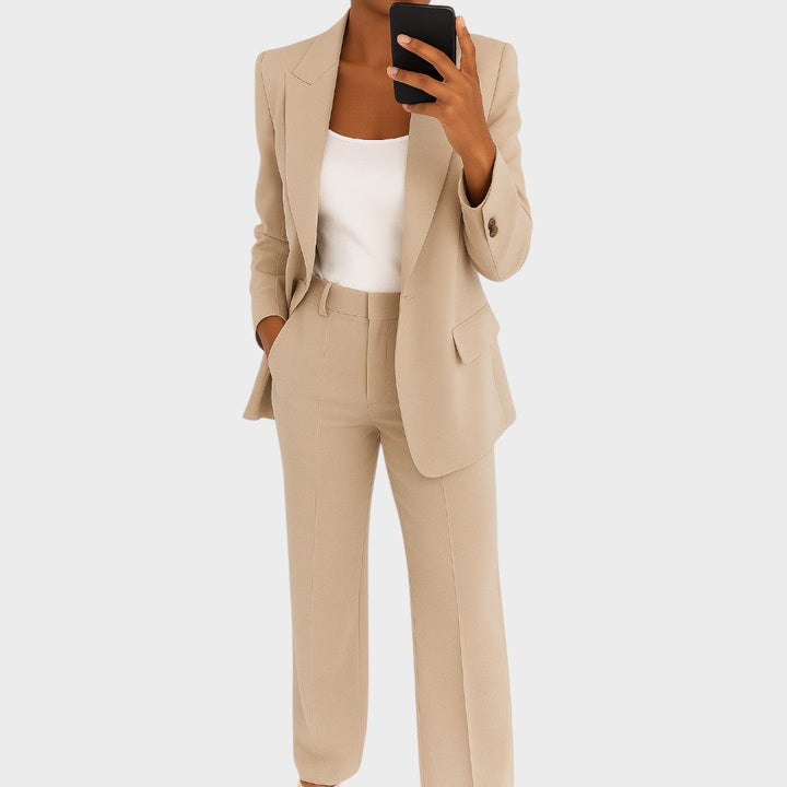 Genoveva - Odijelo koje podiže samopouzdanje