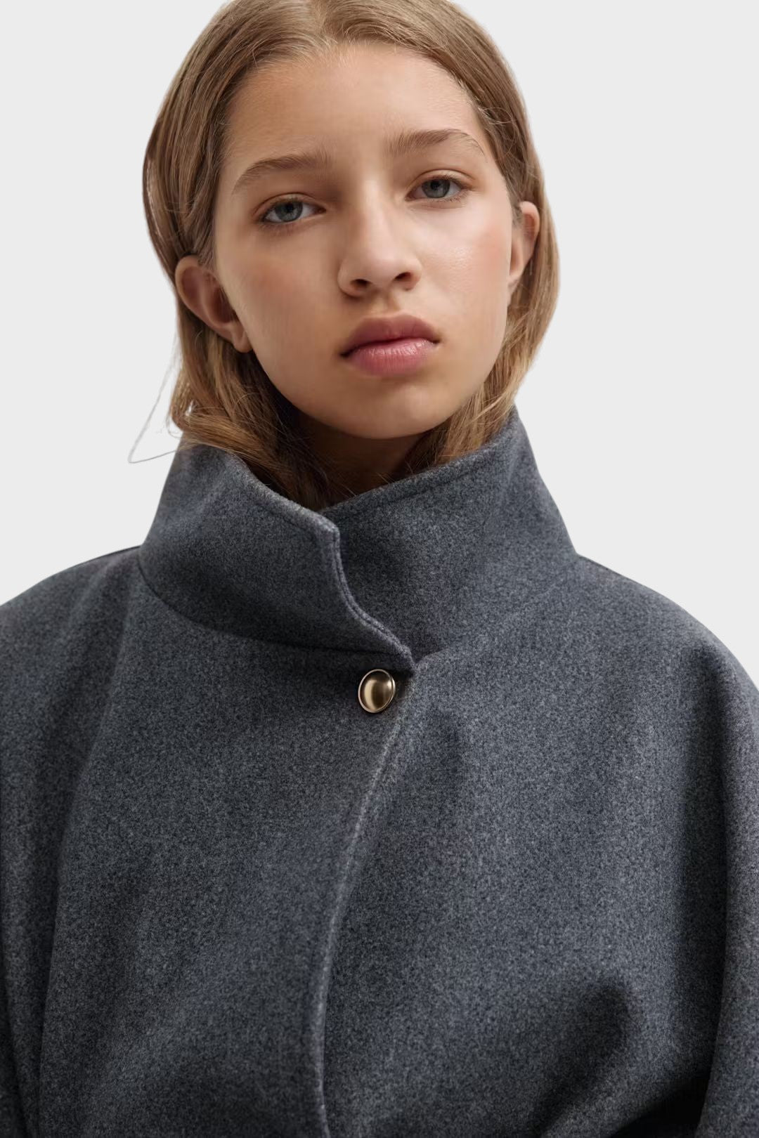 Lana ™  | Minimalistički kaput s bezvremenskom elegancijom