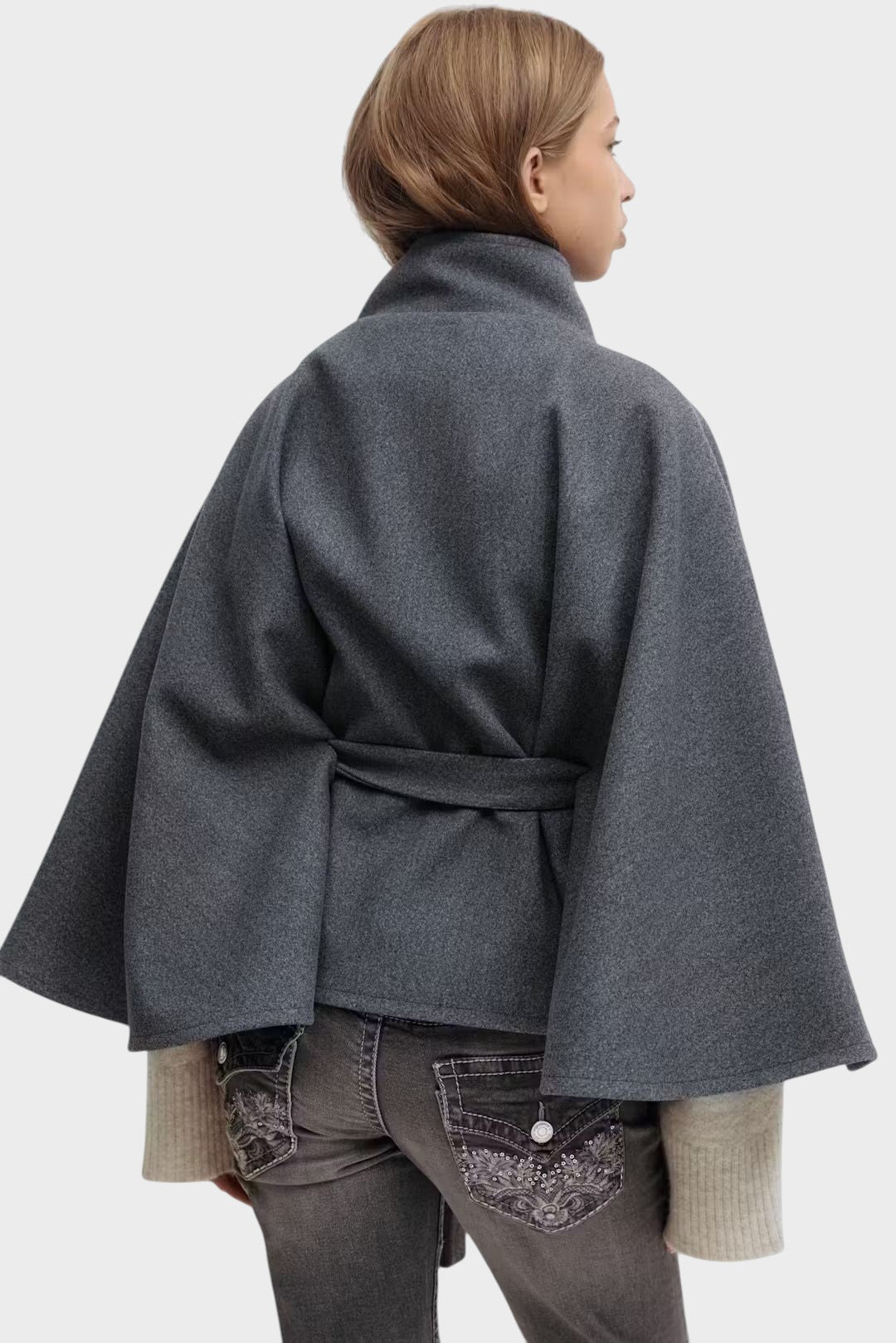 Lana ™  | Minimalistički kaput s bezvremenskom elegancijom