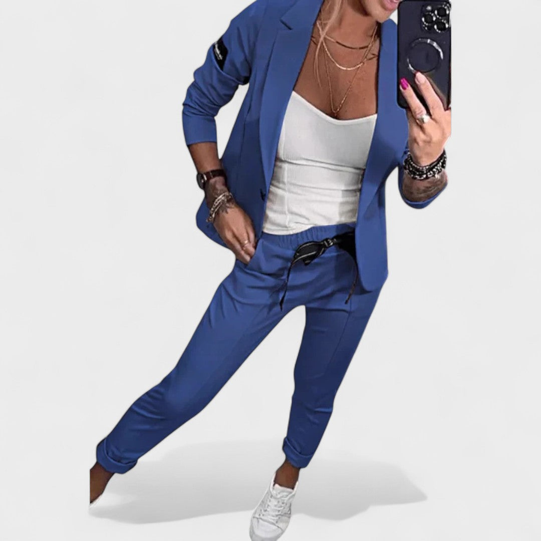 Nika – Prilagođeni komplet: mekani sako i široke hlače